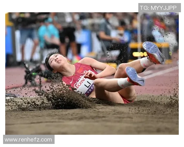 现代田径跳远项目中的起跳角度与成绩线性分析